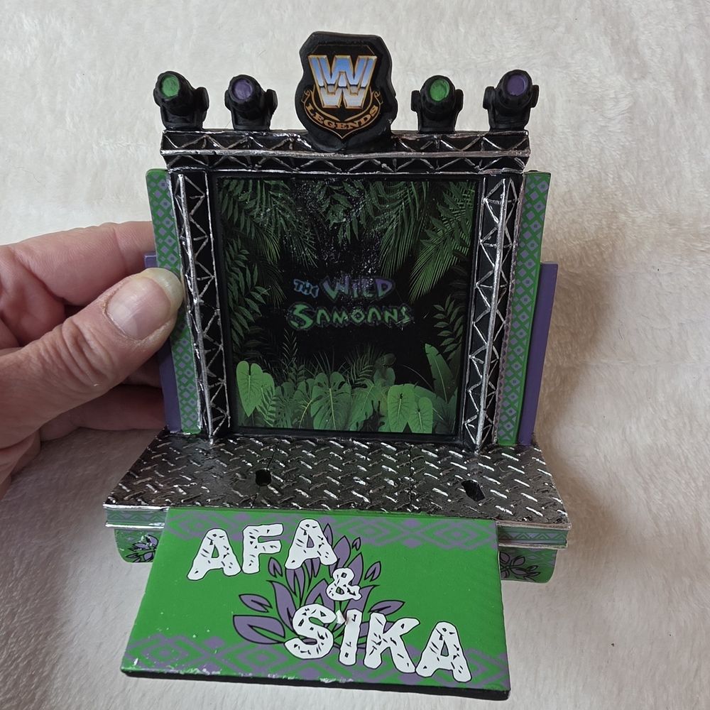 WWE The Wild Samoans Action Figure Bobblehead Afa & Sika - Picture 6 of 7